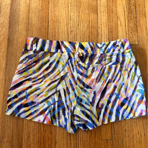 Like new Trina Turk Corbin shorts - Picture 4 of 6